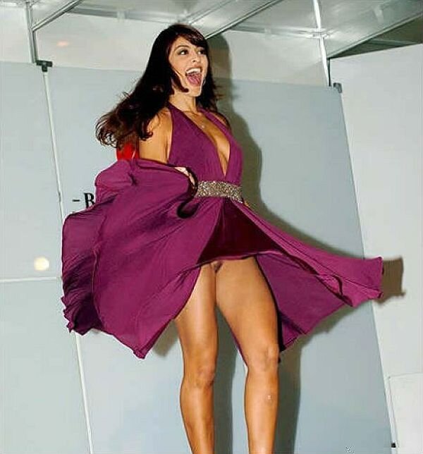 Juliana Paes Upskirt Thanks Goes To Henrique picture