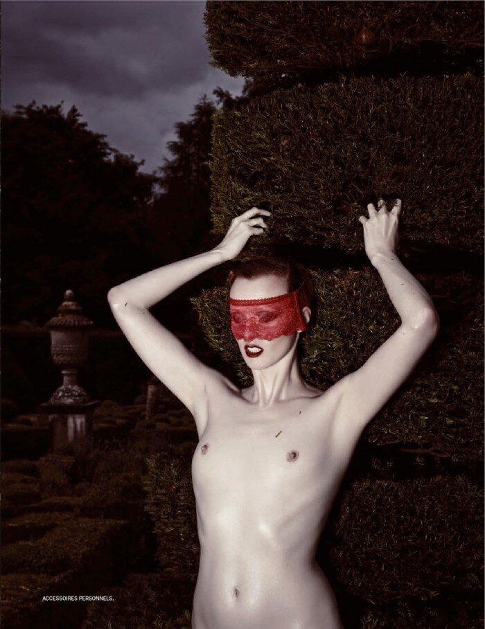 Karen Elson est une rousse très sexy en lingerie picture
