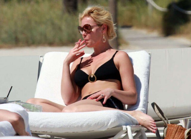 Katherine Heigl -11/78 -5'9''- 36-26-36''- 34B-Bra -139lbs -9-Shoe, Serious Smoker! -Yum! Yum! picture