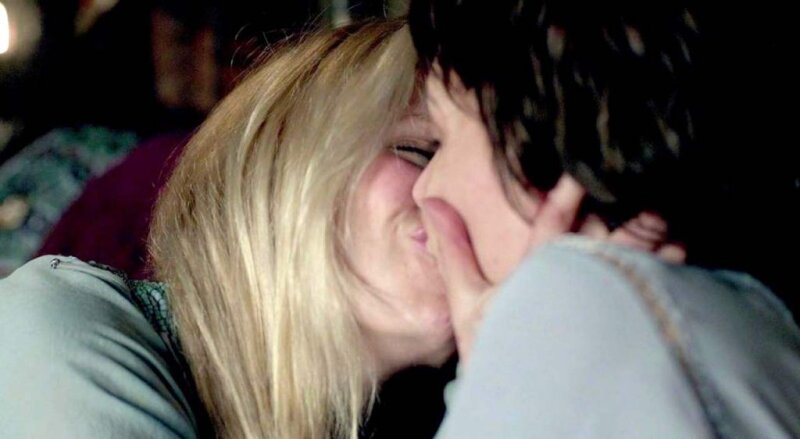 Katheryn Winnick Lesbian Kiss With Josefin Asplund in ‘Vikings’ picture