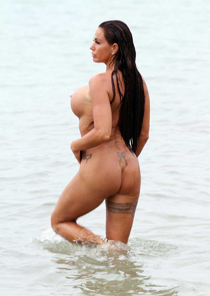 Katie Price Totally Naked at the Beach picture