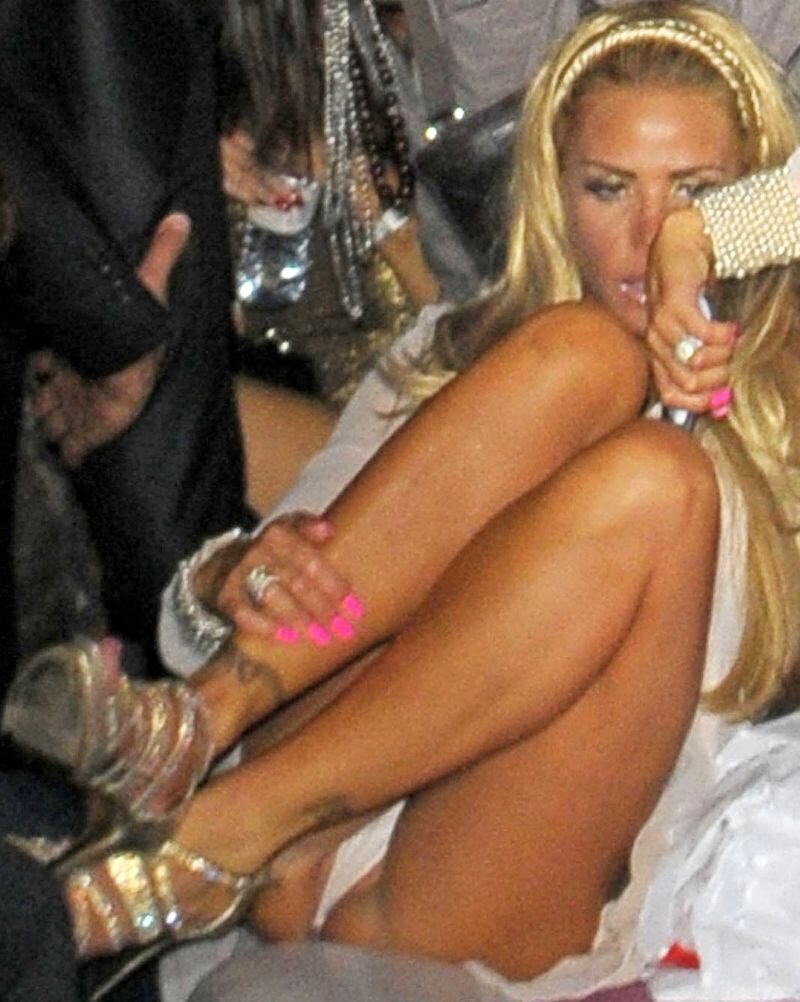 Katie Price Panty Upskirt! picture