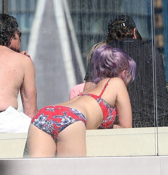 Kelly Osbourne picture