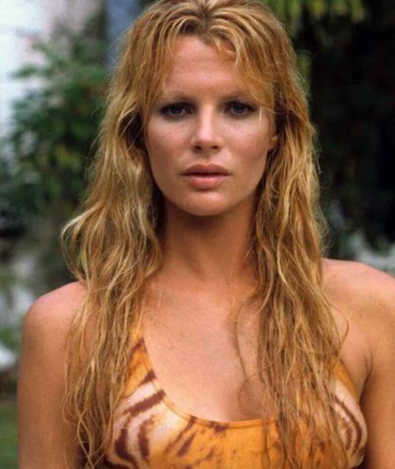 KIM BASINGER picture