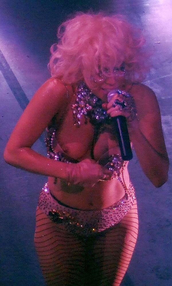 Lady Gaga Nip Slip picture