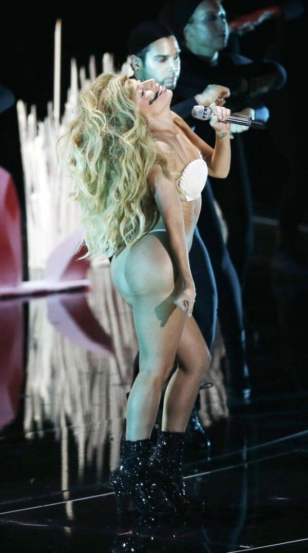 Lady Gaga Bare Ass In Stage Performance picture