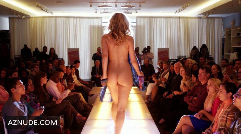 Leslie Bibb gets nude on the runway. picture