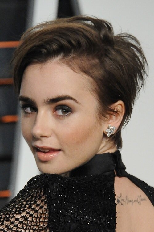Lily Collins - 5'5''- British, Phil's Daughter, Totally Hot, Beautiful, Sexual Treat, Yummy! picture