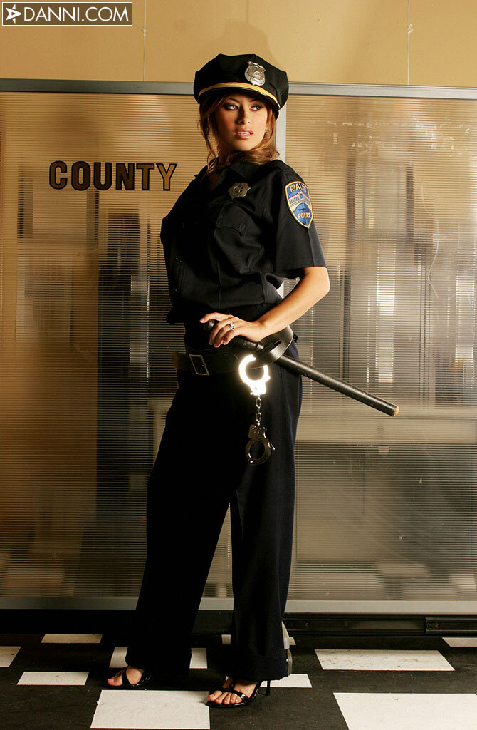 Lisa Daniels is sexy in policeman outfit picture