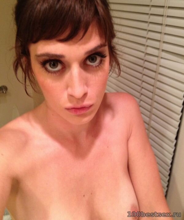 Lizzy Caplan Nude Leaked Photo picture