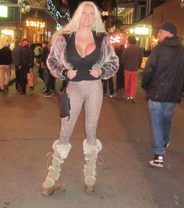 Lori Pleasure aka Lory Plesure in button up vest outside in public - fota zxzx picture