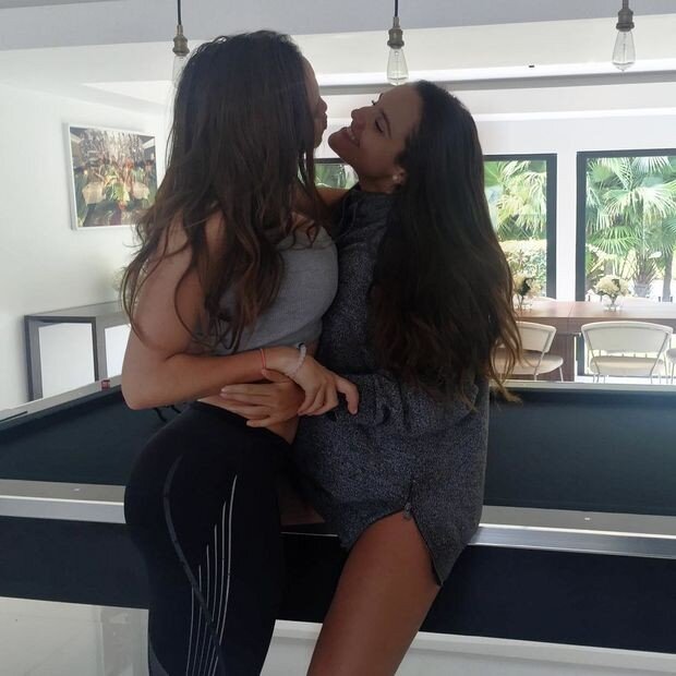 Victoria showing Caroline sisterly love picture