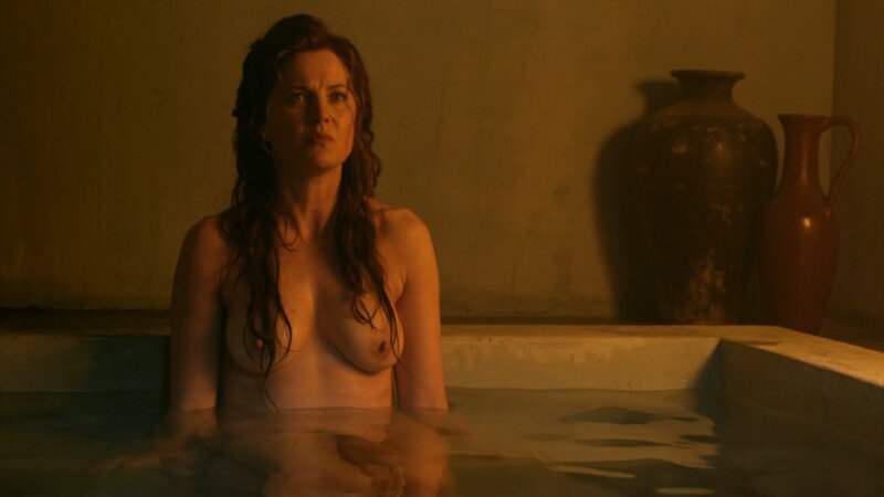 Lucy Lawless topless picture