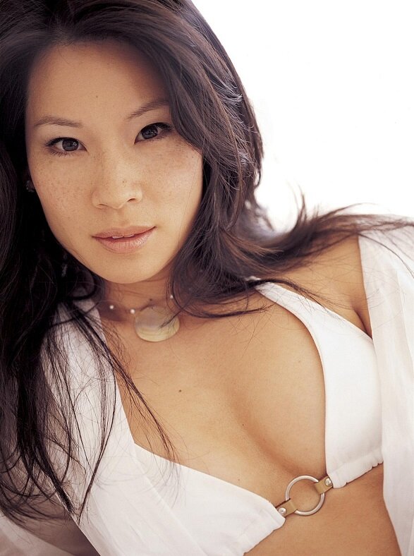 lucy liu bikini picture