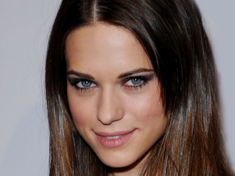 Lyndsy Fonseca deep blue eyes picture