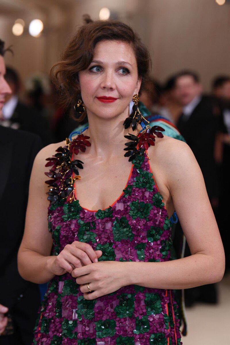 Maggie Gyllenhaal -11/77 -5'9''- Met Gala, May 2017, New-York....Wet Kisses! picture