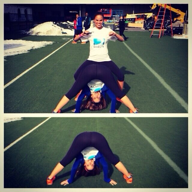 g1sMBuoj.jpg - Maria Menounos Bent Over in Spandex at DirecTV Beach Bowl - Instagram Photo picture