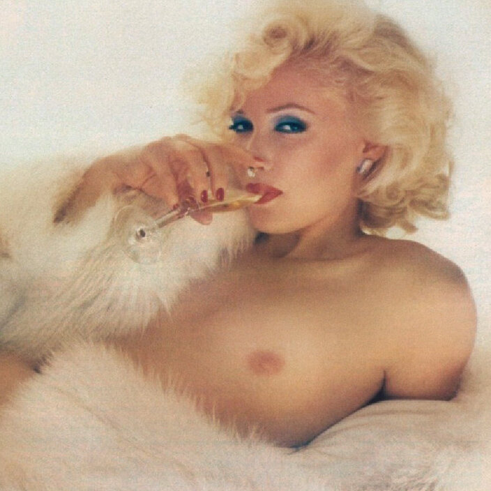 Marilyn Monroe Nude Happy New Year picture
