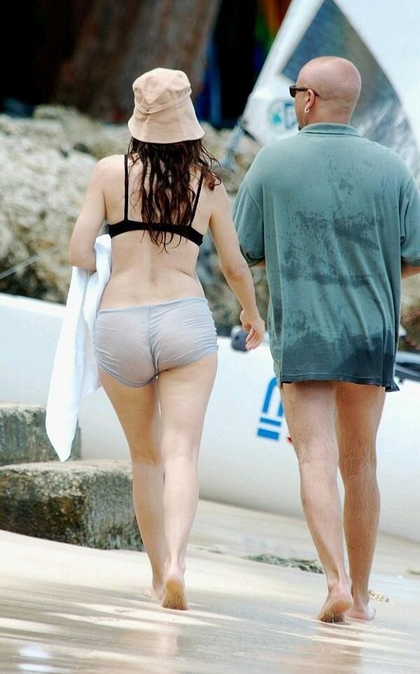 Marisa Tomei Rear Wet See Through Shorts picture
