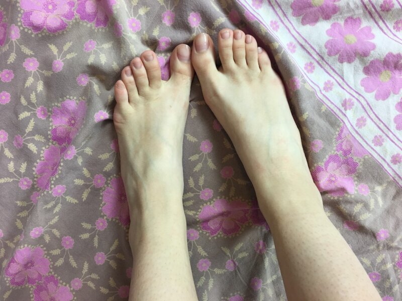 Mary Moody's Feet picture