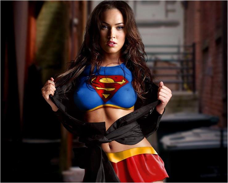 Megan Fox in amazing Super-woman cosplay picture