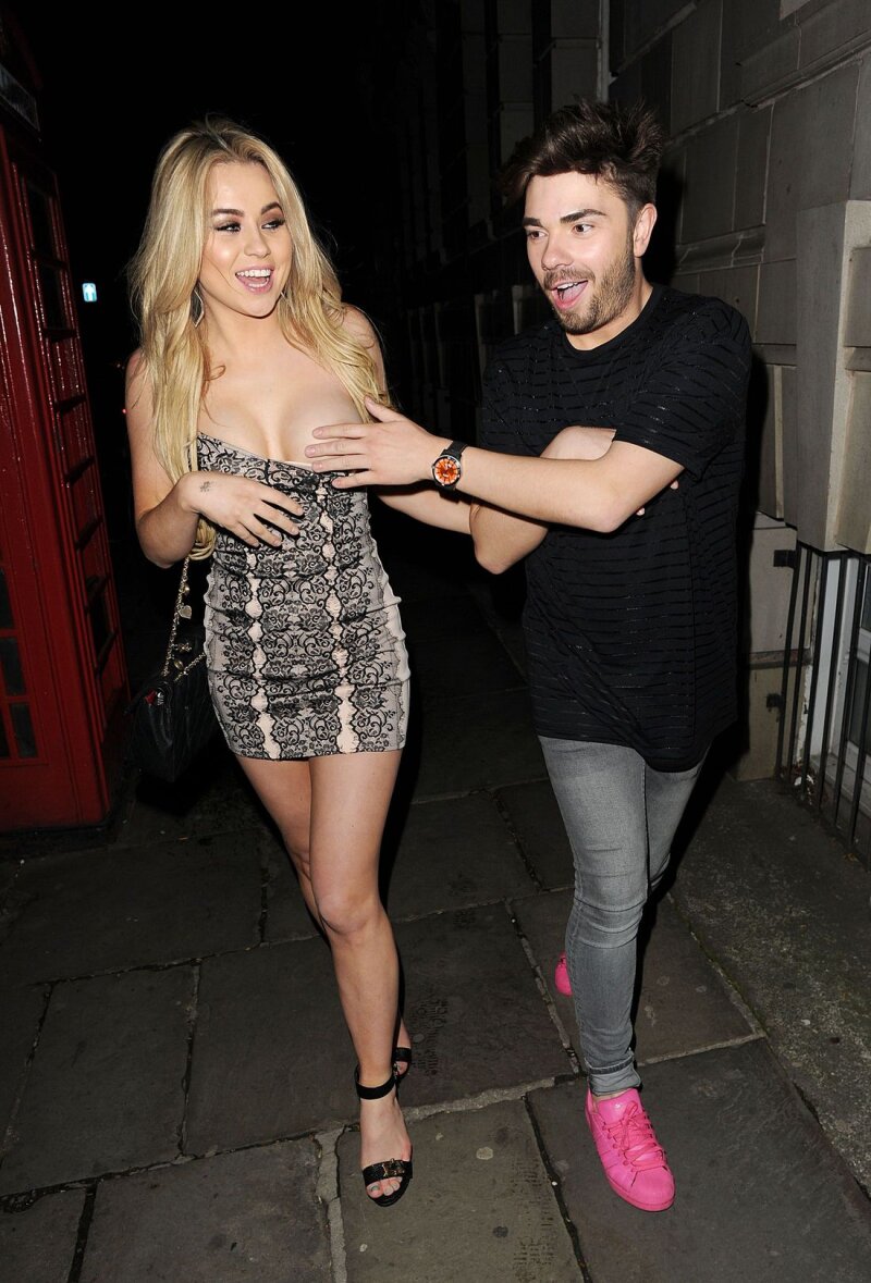 Melissa Reeves' boob being groped by a guy who was not going to be outdone. picture