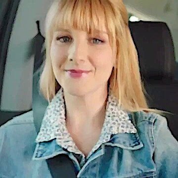 Sweet Melissa Rauch picture