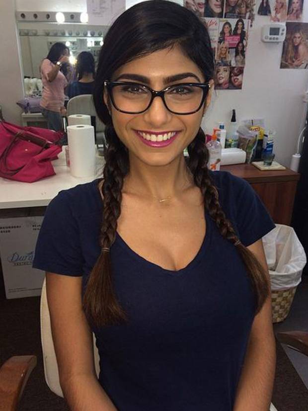 Mia Khalifa Porn Videos picture