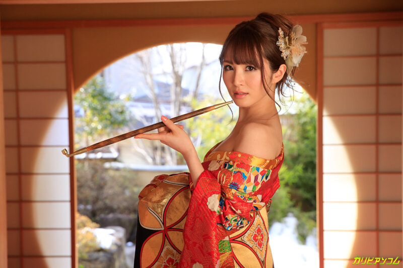 Miku Ohashi cosplays "Oiran" harlot picture