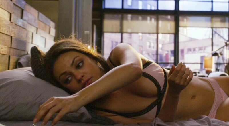 Mila Kunis pink undies picture