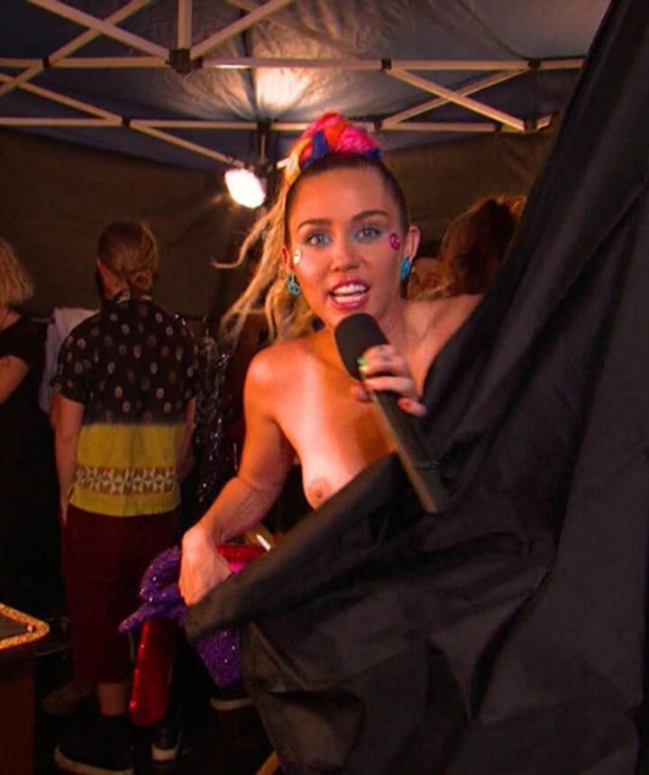 Miley Cyrus Boob Slip picture
