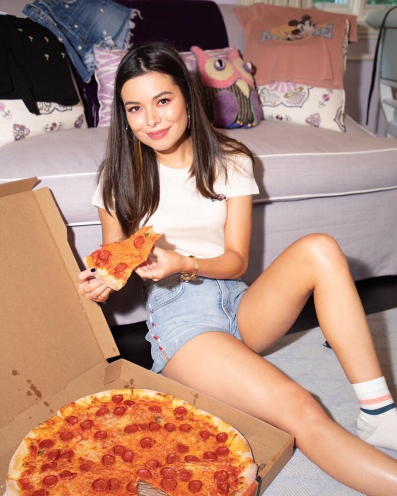 Miranda Cosgrove eating Pizza - Two of my favorite things! - iCarly picture