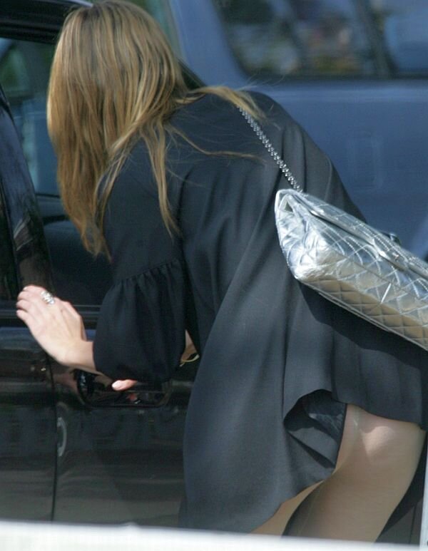 Mischa Barton Pantyhose Upskirt picture