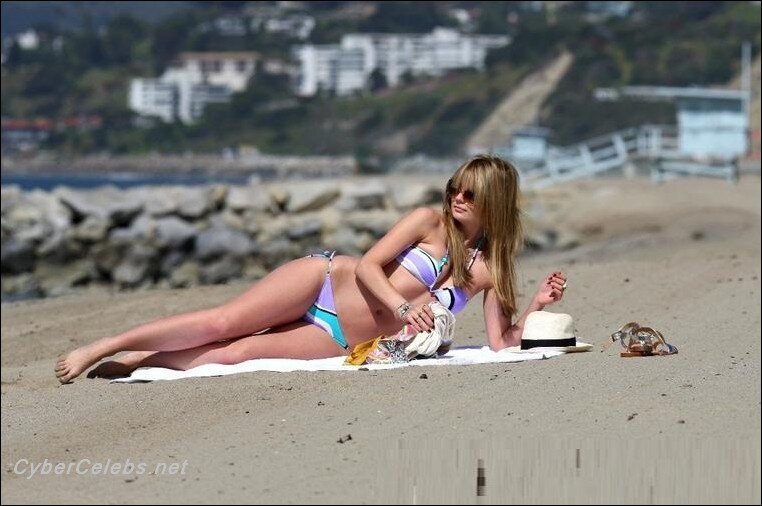 Mischa Barton sexy bikini picture
