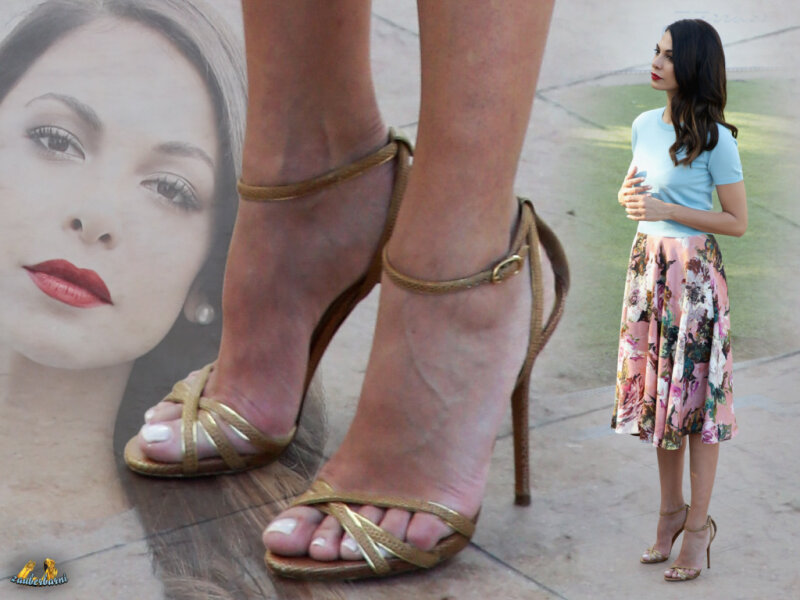 Moran Atias -4/81 -5'8''- 34C-25-35''- 127lbs -9-Shoe, Pretty Feet, Cunnilingus! -Yum! Yum! picture