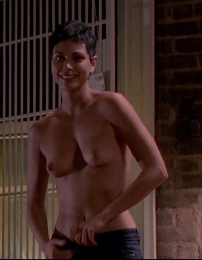 Morena Baccarin undressing.. picture
