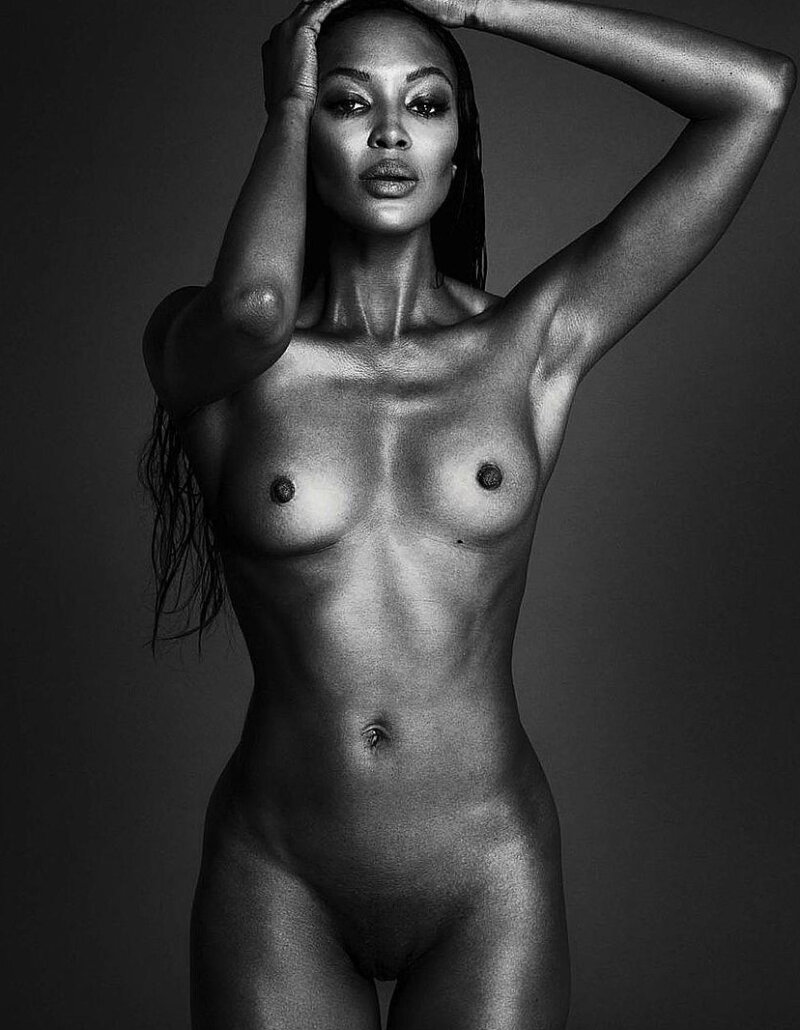 Naomi Campbell sexy & full frontall nude picture