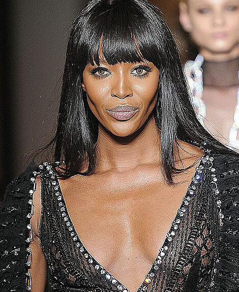 Naomi Campbell sexy & see through at versace show picture