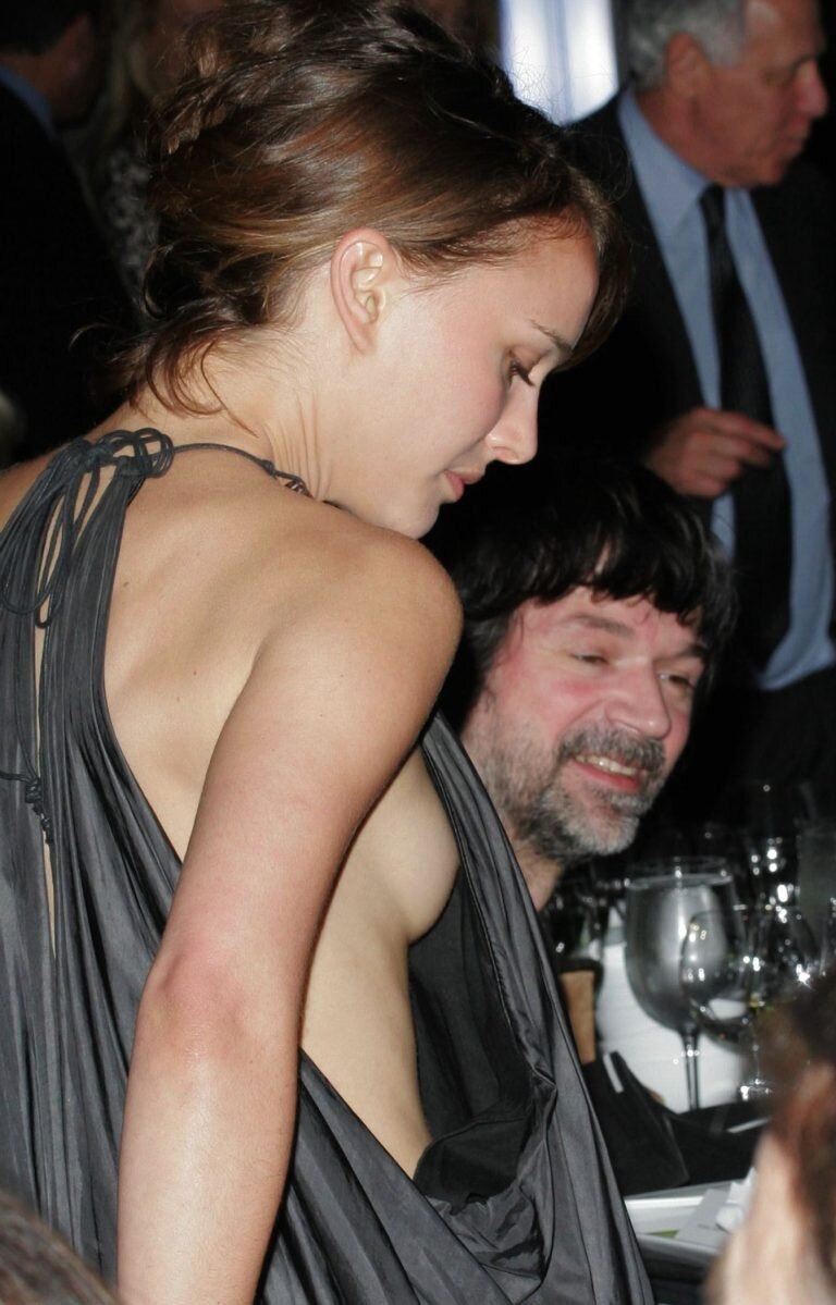 Natalie Portman sideboob picture