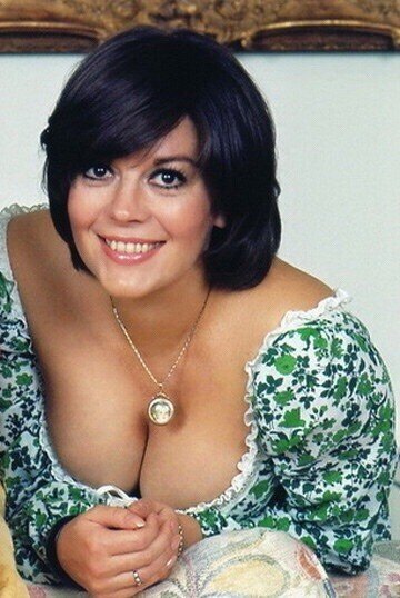 Natalie Wood Cleavage picture