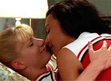 Naya Rivera, Heather Morris Glee Lesbian kiss picture
