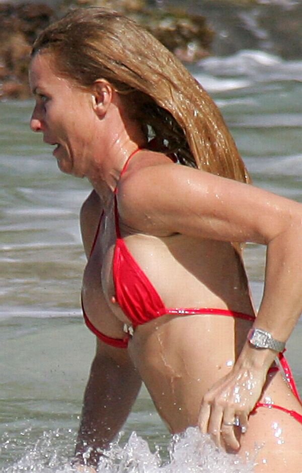 Nicolette Sheridan Nip Slip picture