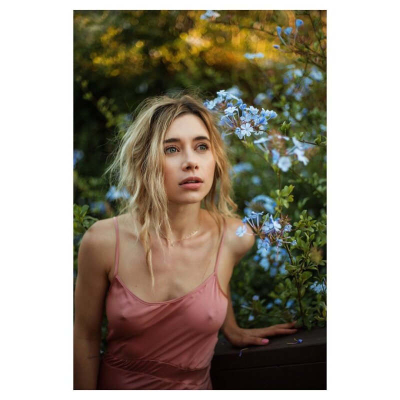 Olesya Rulin pokies picture