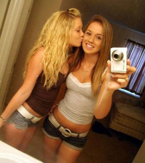 Güzel genç yeni başlayanlar içeren inanılmaz acemi selfshot resim picture