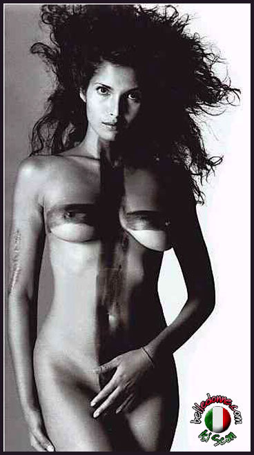 Indian actress Padma Lakshmi nude cover her pussy picture