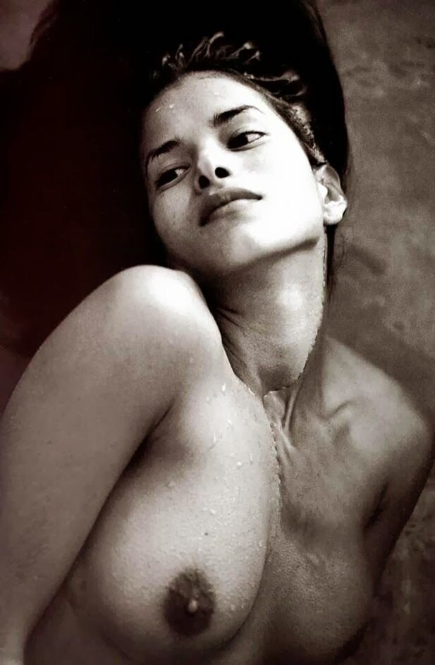 Famous Venezuelan model turned actress Patricia Velasquez nude picture