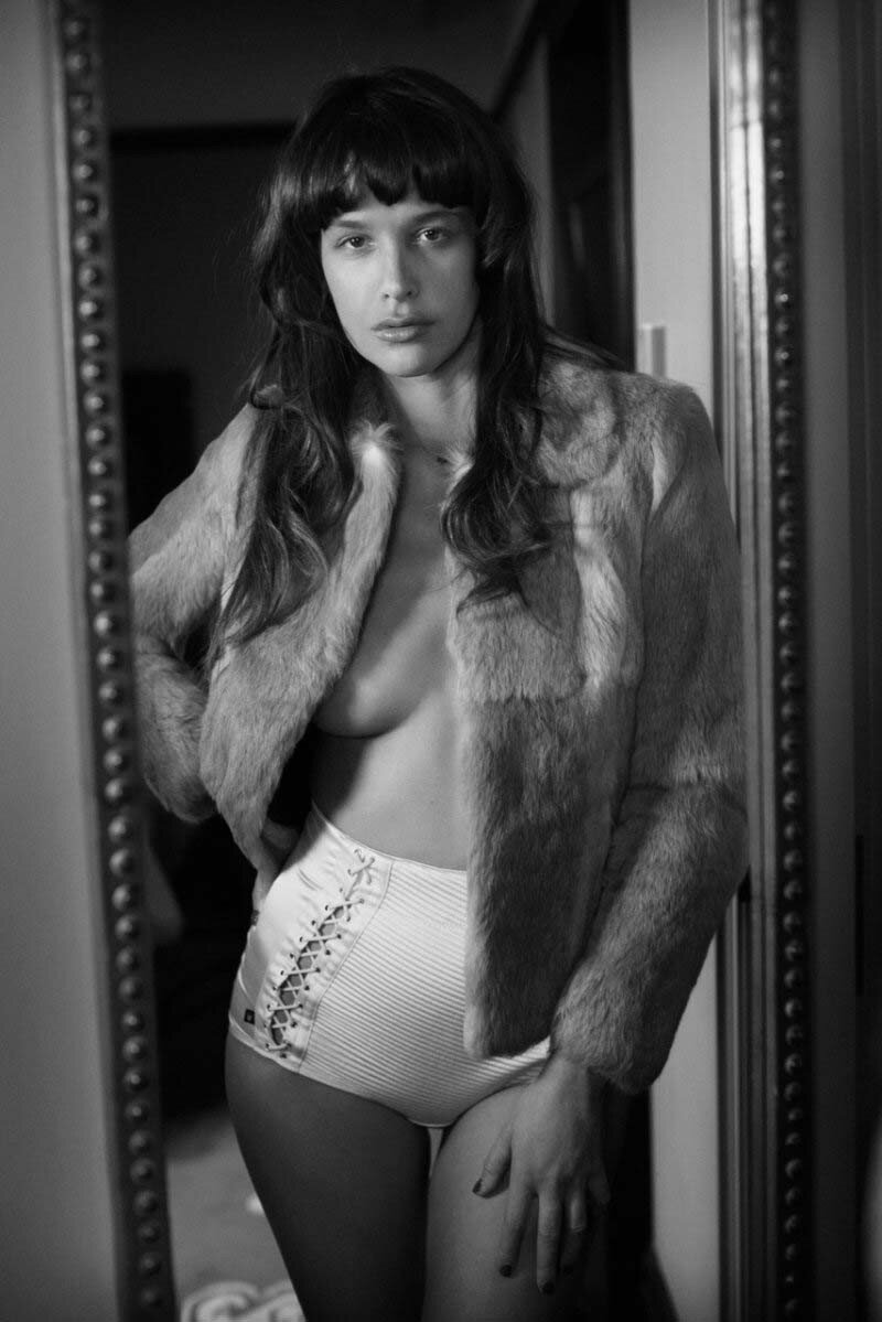 Paz De La Huerta topless black&white *roentgen01* picture