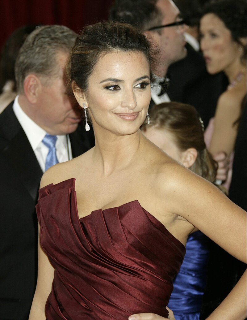 Penelope Cruz Armpits picture