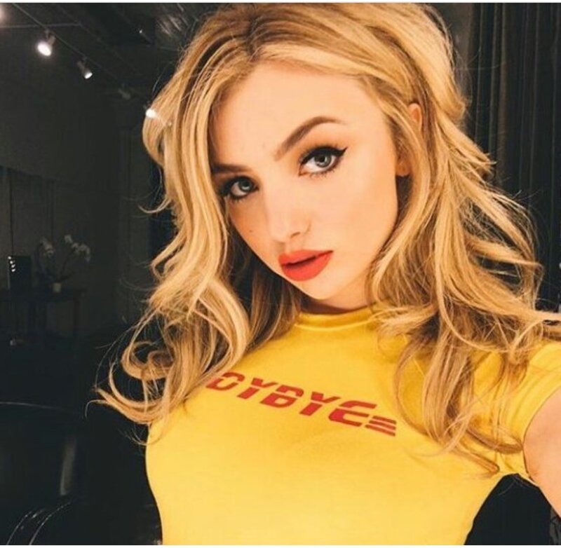 Peyton list is looking sexy as hell with big boobs picture