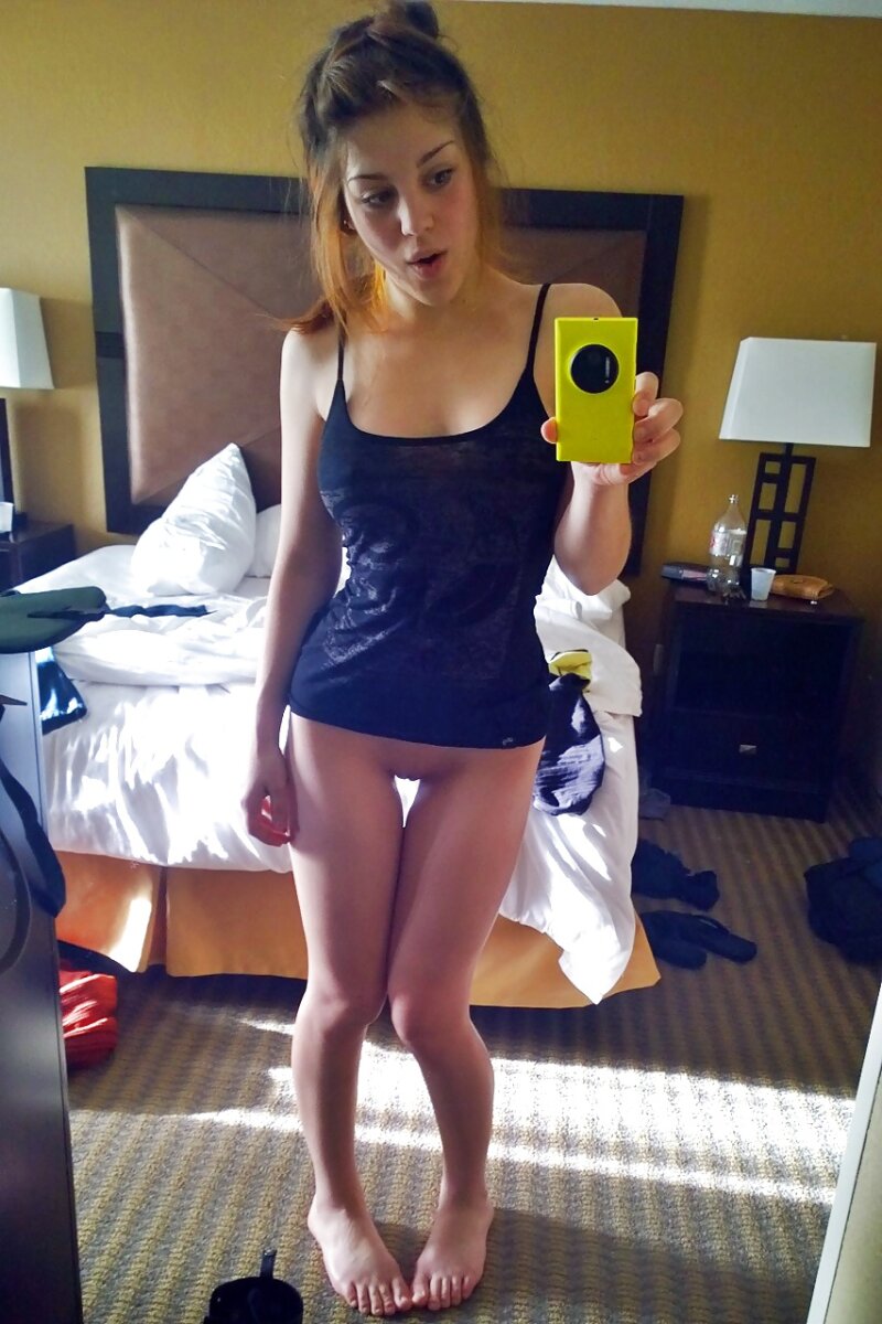 Petite teen sharing nude tiny body selfie picture